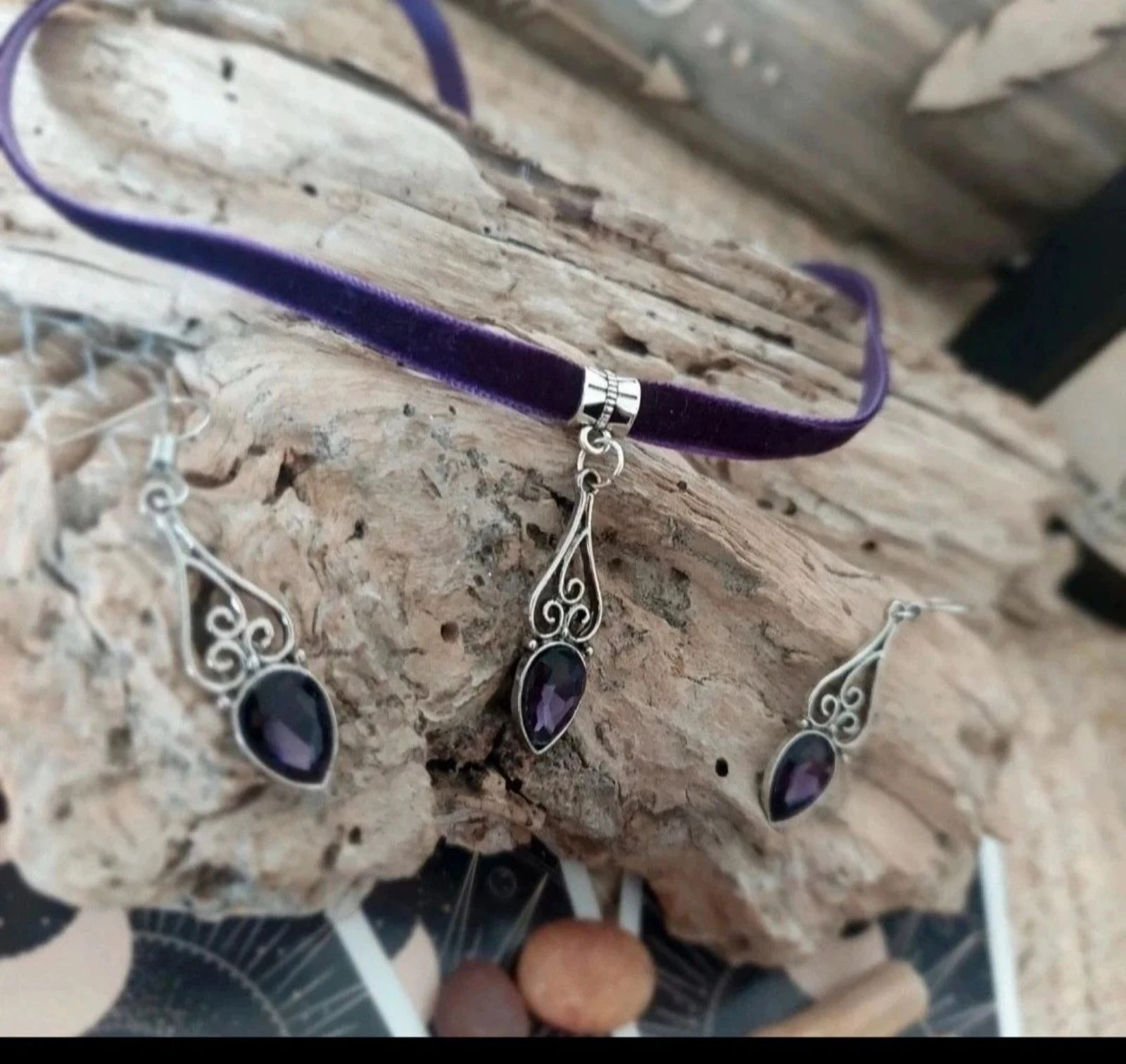 Parure barroca, lágrima de strass violeta, terciopelo – photo 4